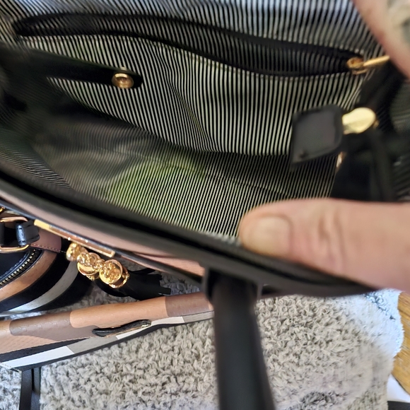 There are many brands of purses and clothing all are negotiable - Picture 10 of 16